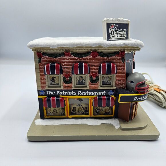 Hawthorne Village 2008 The Patriots Restaurant #4191 Lighted Building - Picture 1 of 6